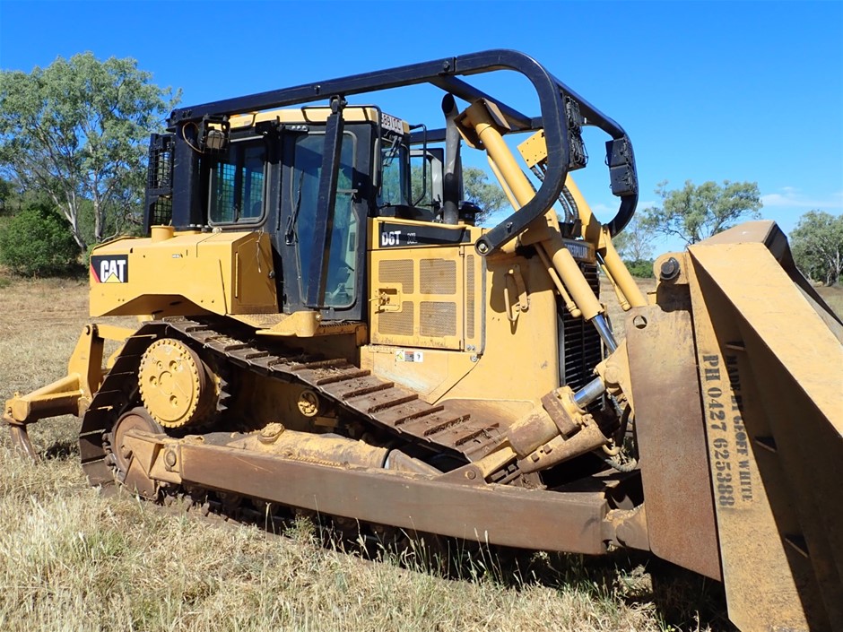 4 x 2XU Youth Neoprene Pants, Size S, Black/Reflective  Buyers Note - Disco