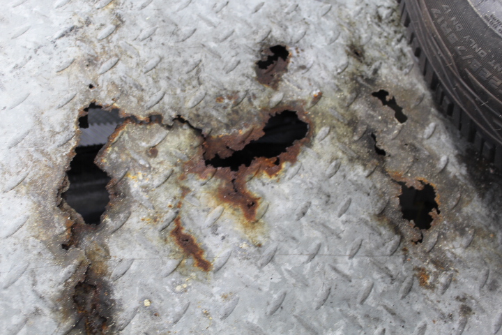 6mm Kunzite & Baroque Pearl Dangling Earrings.