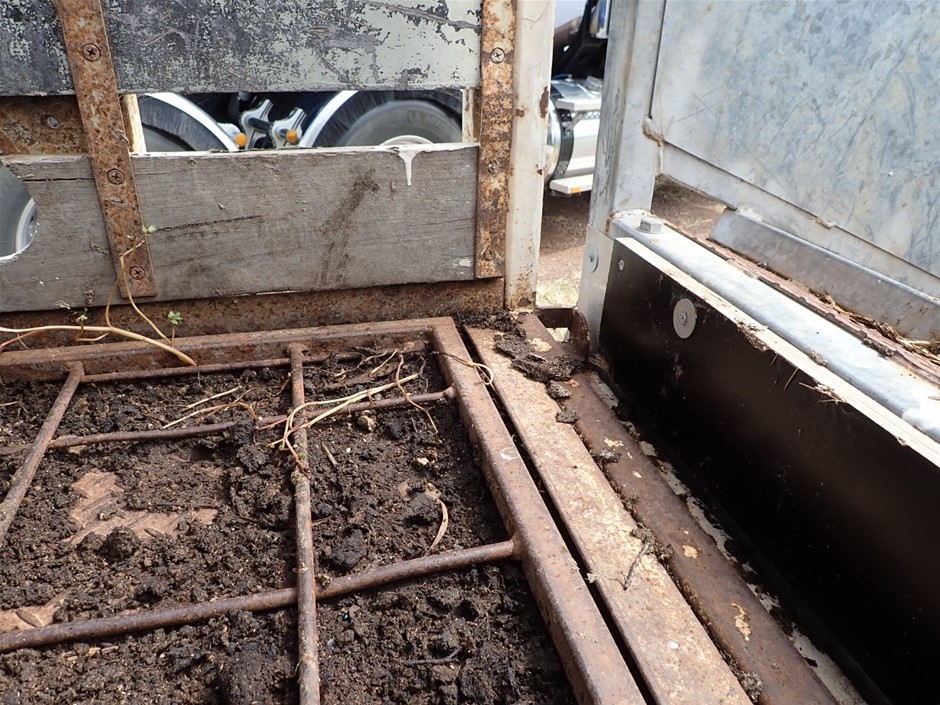 Bulk items, gold diamonds, silver coins