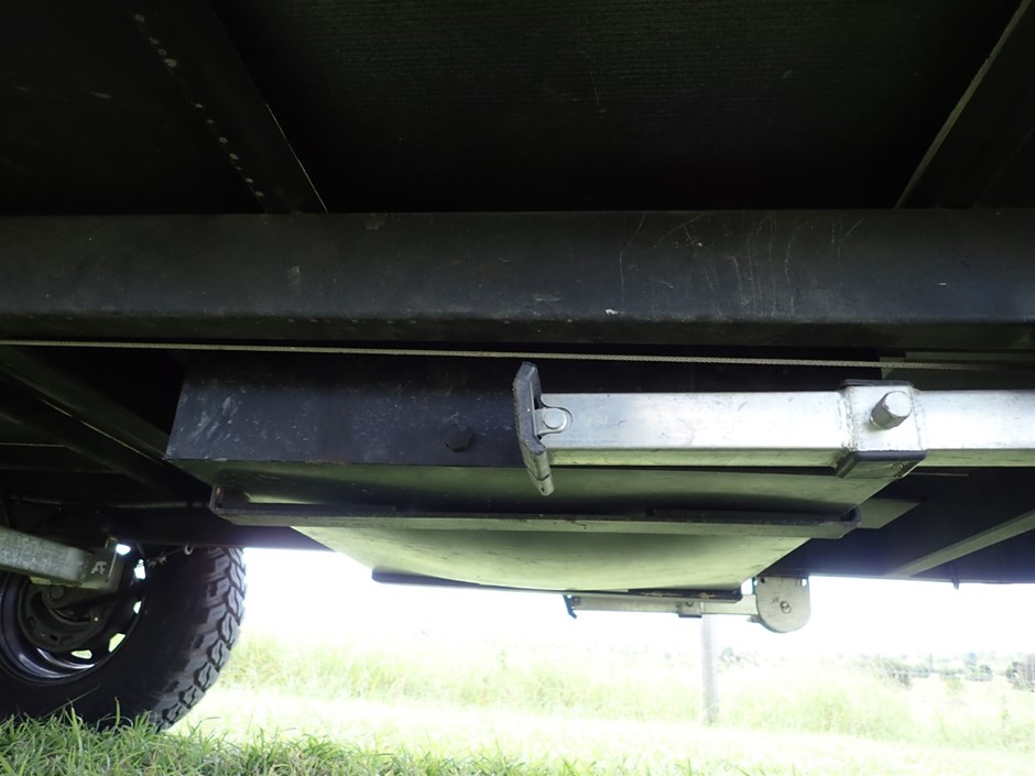 REGALO Easy Step Extra Tall Walk Thru Gate, White, 13 Pounds, 9 Piece Set,