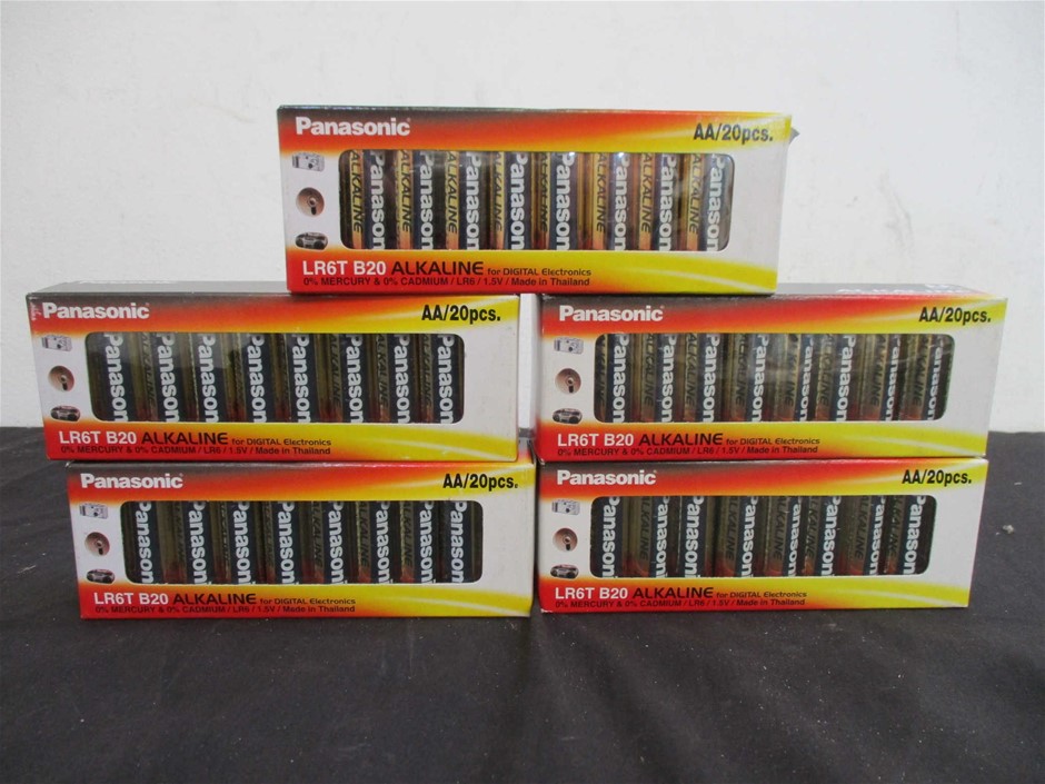 0.70ct Round old European Cut G-H/SI & Four old European Cut Dia. 1.35ct G-