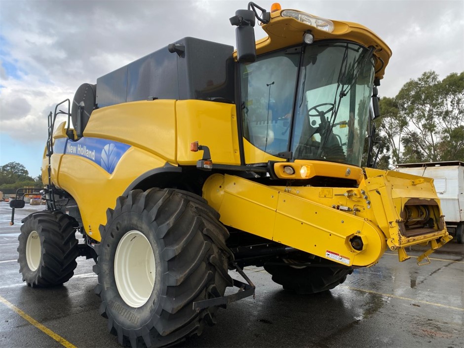 8-9mm Pearl & Swarovski Crystal & Initial Letter 'B' Charm Bracelet