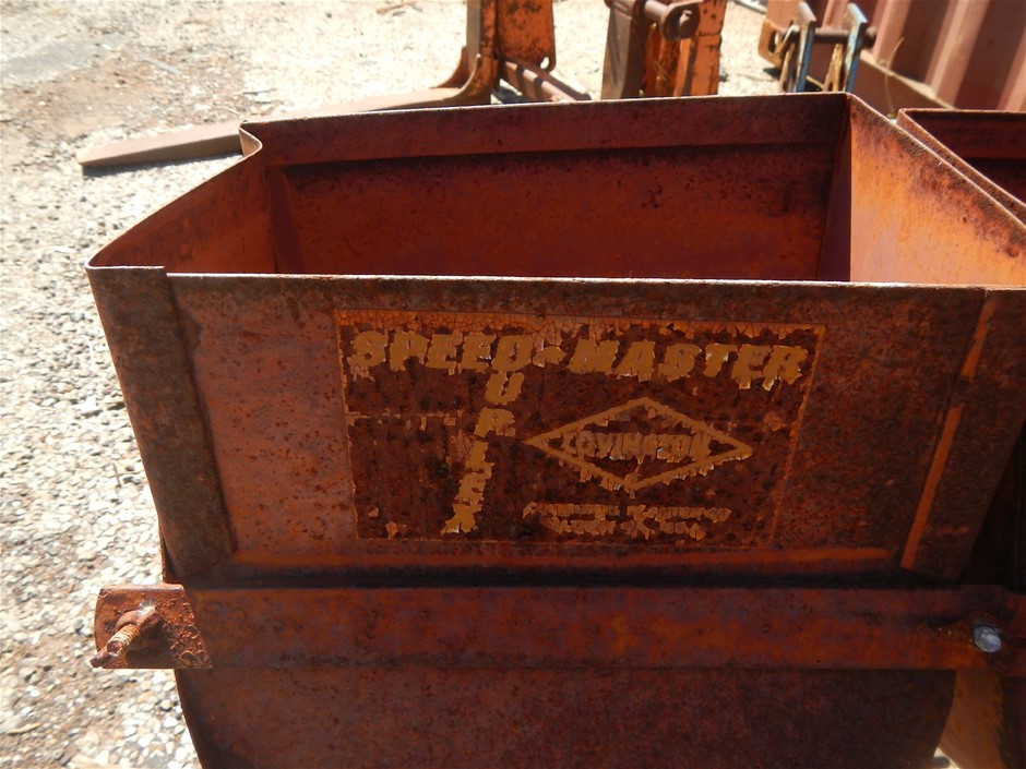 8-9mm Pearl & Swarovski Crystal & Initial Letter 'U' Charm Bracelet