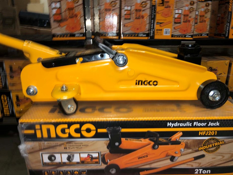 Lacoste Men's Lineshot 224 2 SMA Sneaker, White/White, 11 US