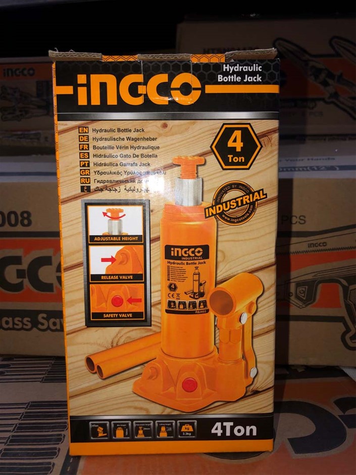 UNIONBAY Men's Survivor Belted Cargo Pant, Size 44x32, Black (667Y), Y15EH3