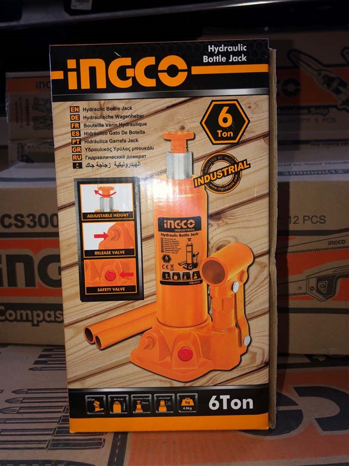 Crocs Unisex Child Kids' Classic Tie Dye Lined | Warm and Fuzzy Slippers fo