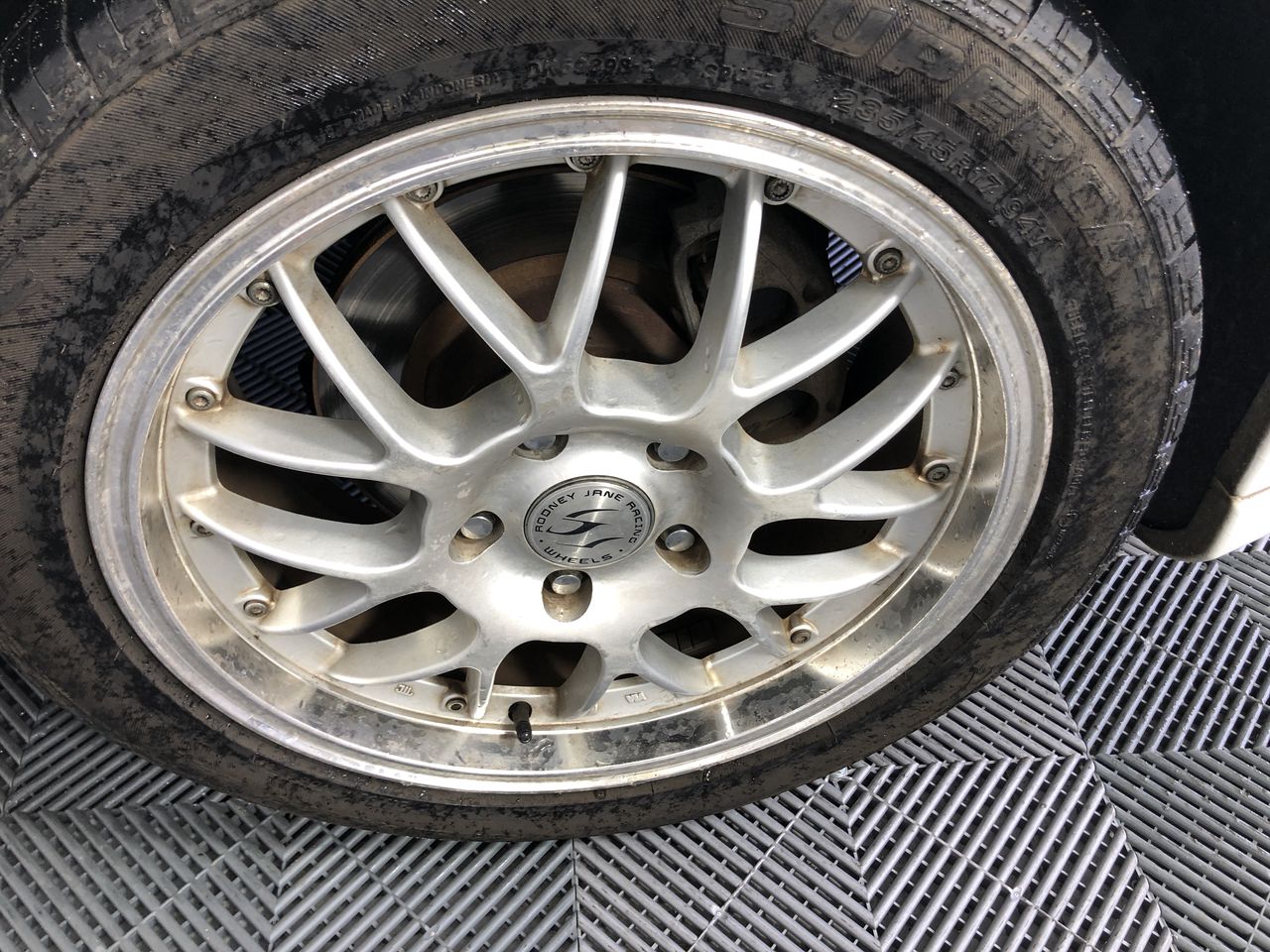 New in Box Simply Inspiring Swivel Kitchen Mixer Tap - Qty 1