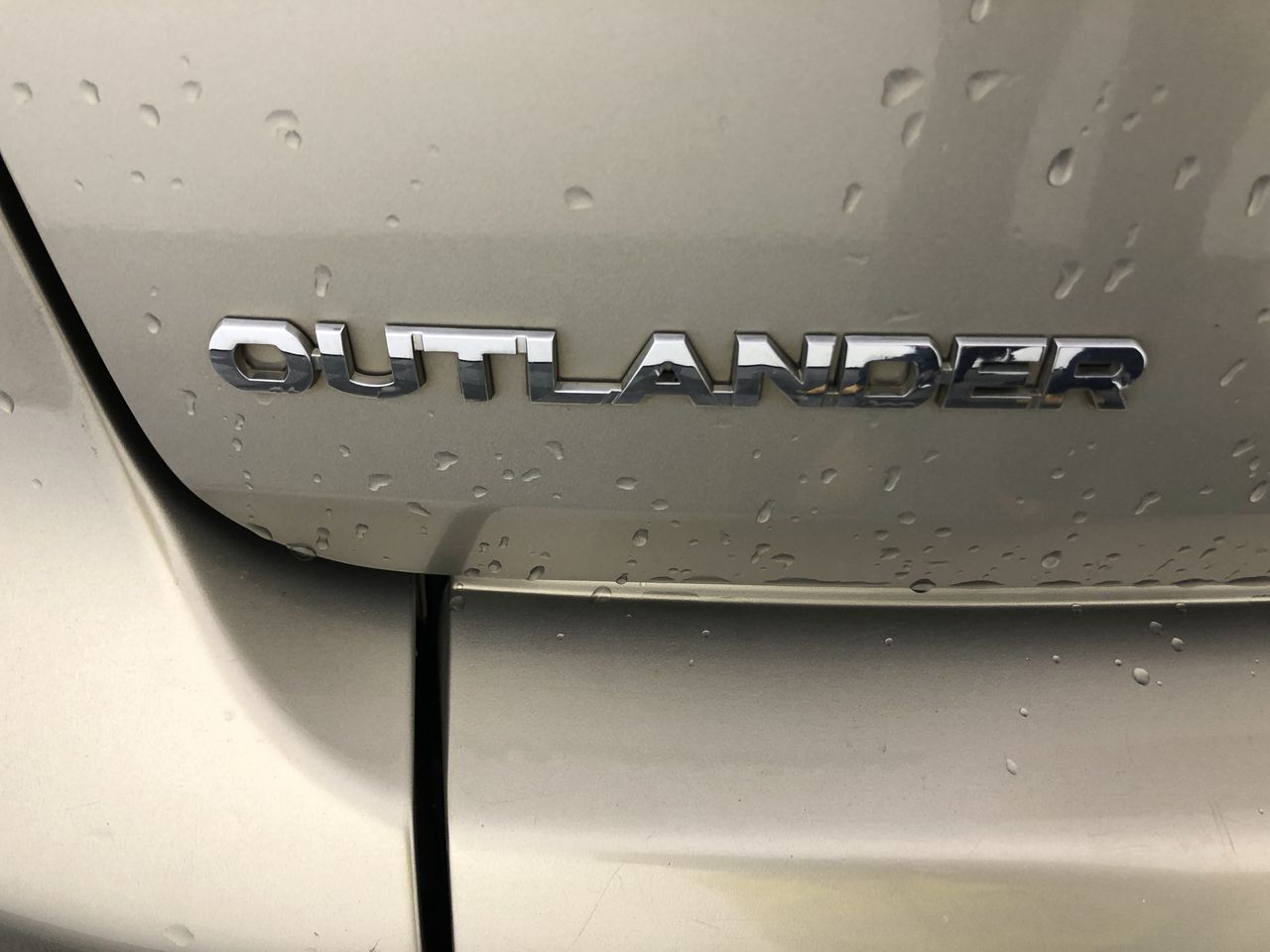 Cream Resin Clamshell Ice Bucket 69cm Wide NEW Highett VIC pickup