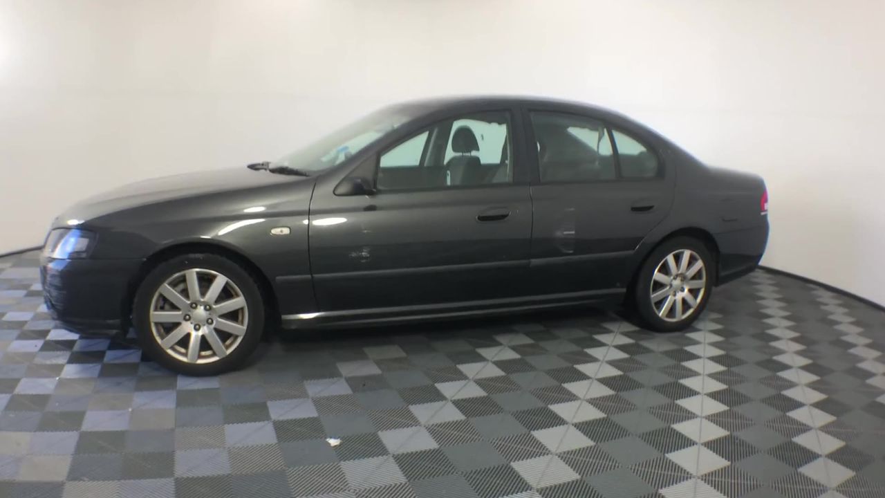 Approx 37 Ct of Loose Boulder Opal Chips (Coober Peby) In glass disp/bottle