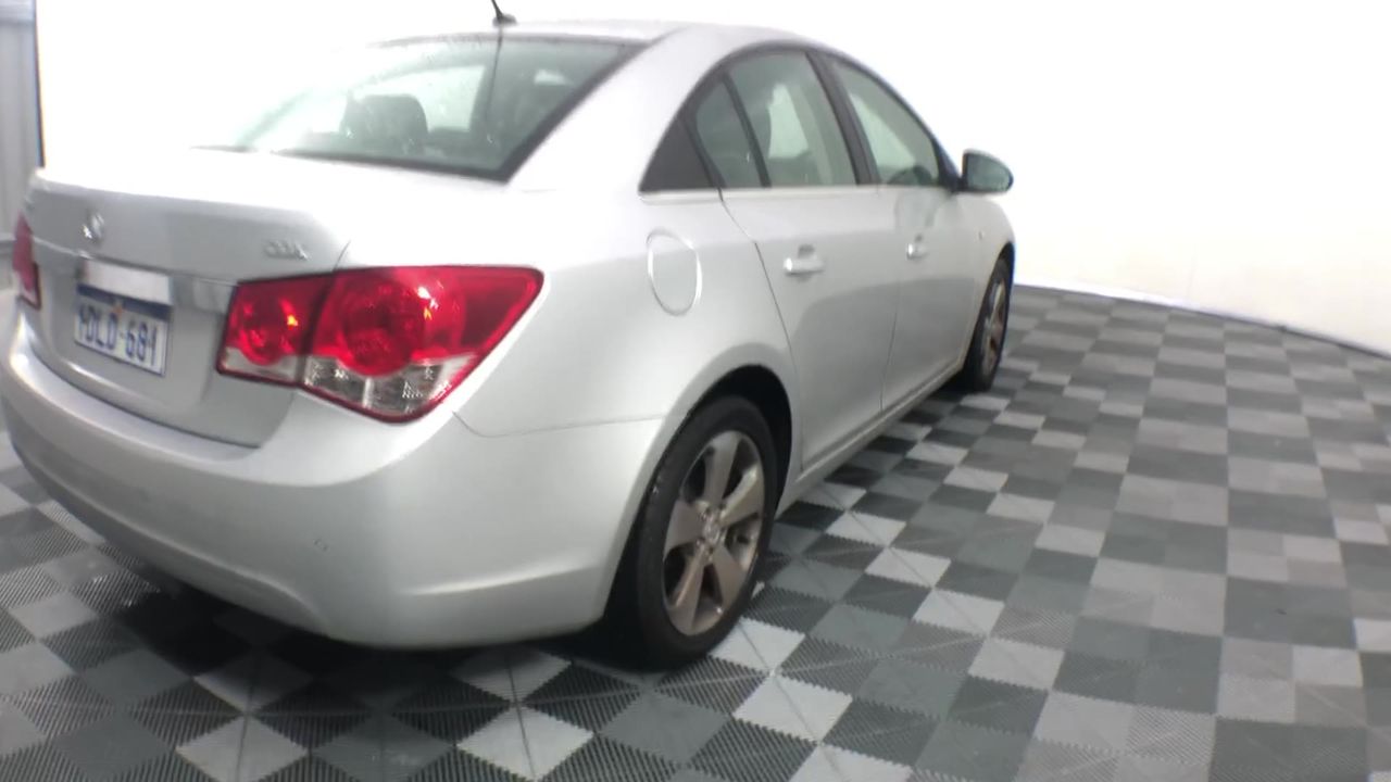 0.12 carat white round 4 diamond