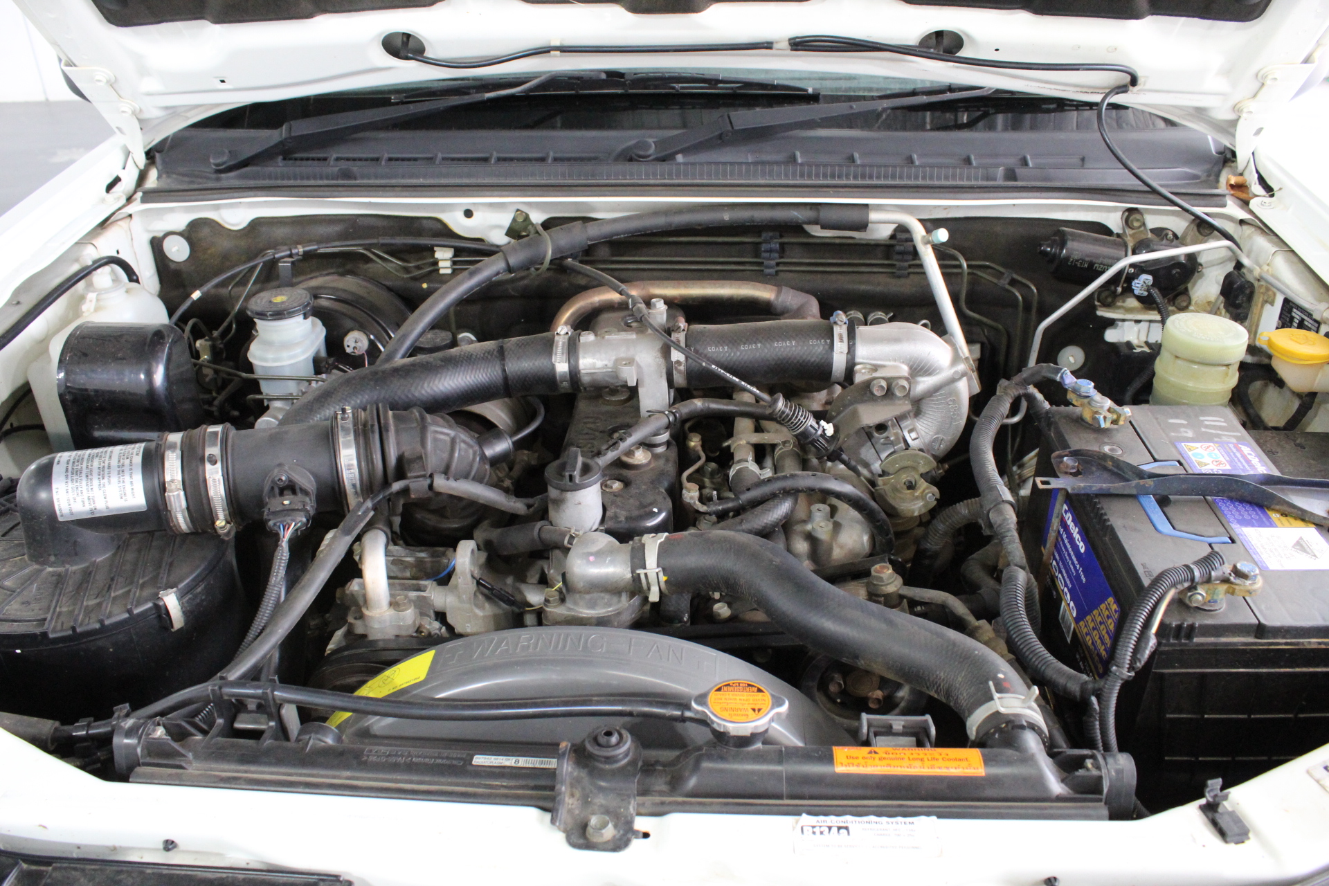 VILEDA Ultramax XL Flat Mop And Bucket Set. NB: Slightly Damaged Box.