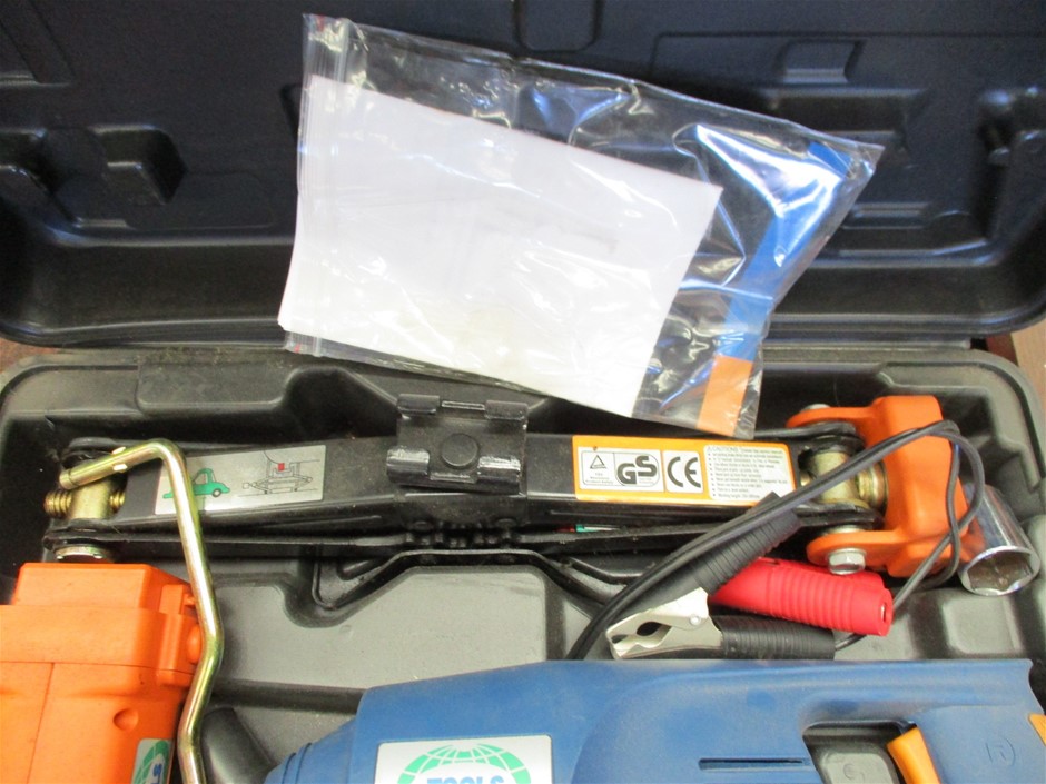 0.11 carat white 5 diamonds round