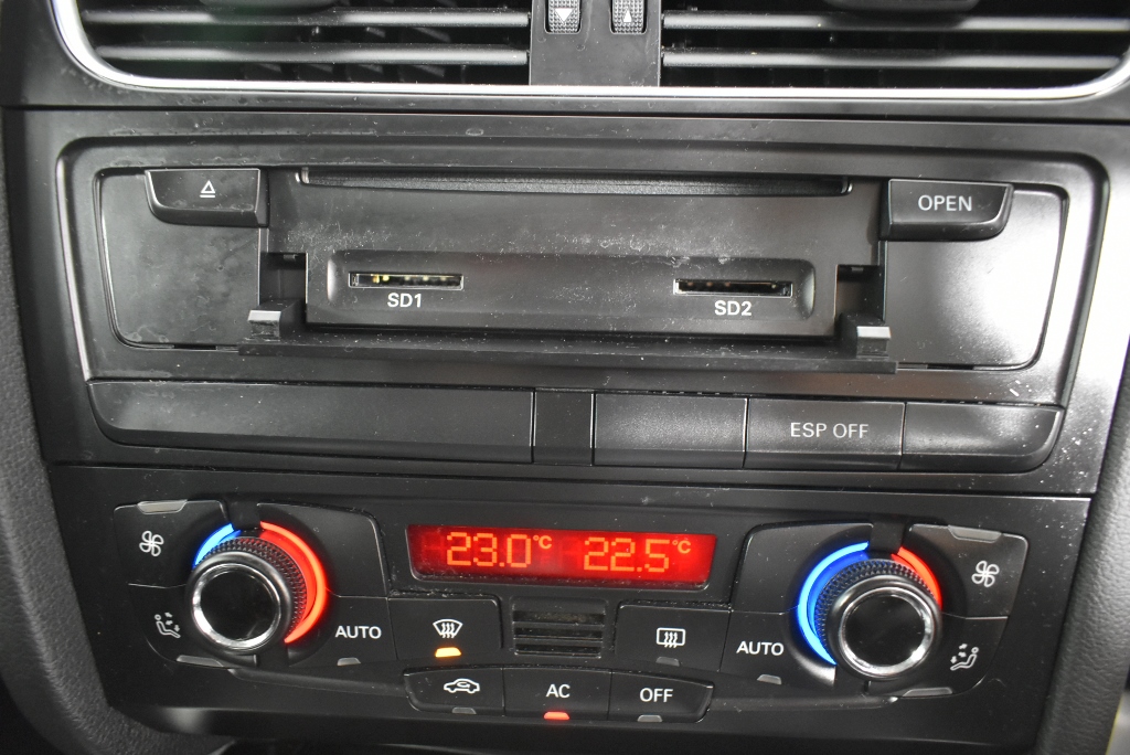 LEE Women's Classic Instantly Slims Straight Jean, Size 4 Short, Heritage,