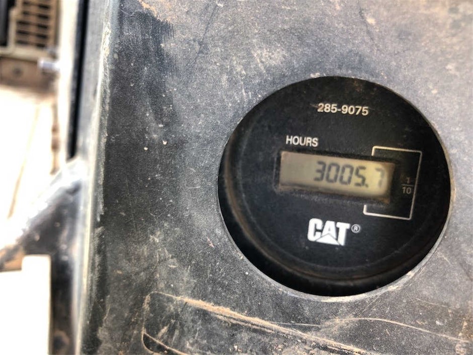 Pearl & Swarovski® Crystal Real Platinum Plated CBracelet