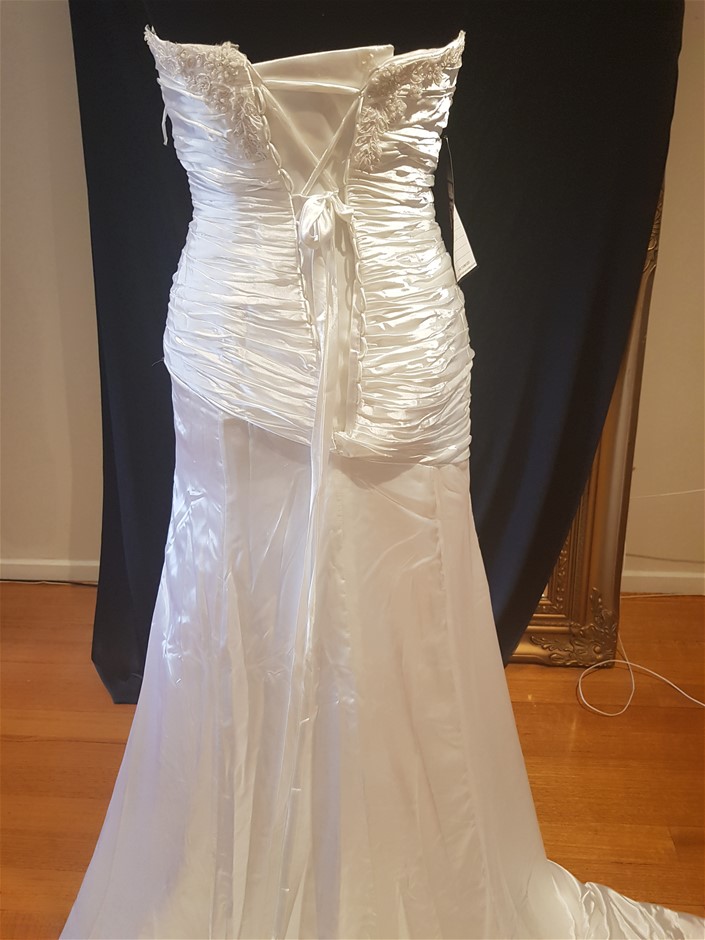 18K White Gold-Filled Cuban Necklace with Simulated Diamonds - 60.9cm