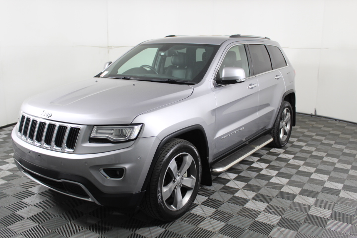 Designer Filigree Locket with Simulated Diamond Necklace in Silver