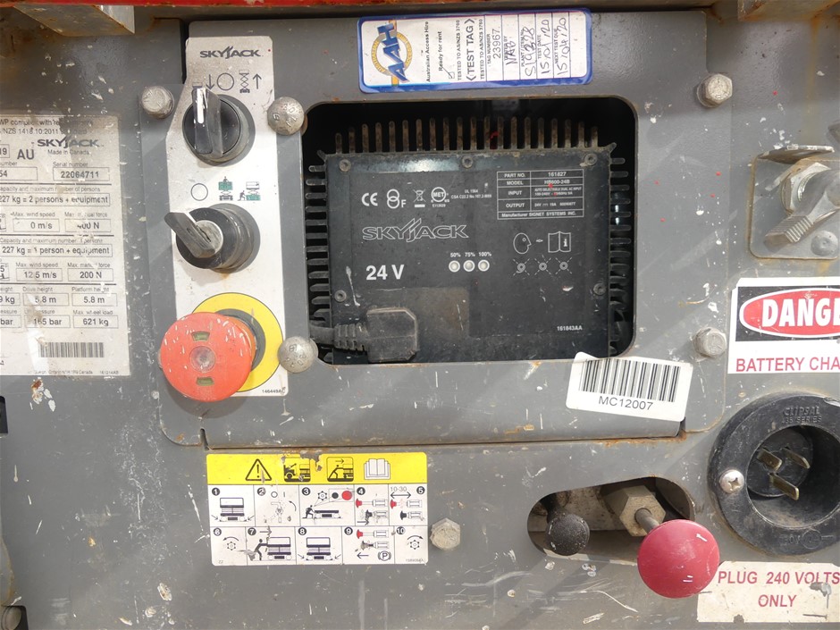 3.72 Carats Reddish Pink Garnet Pair