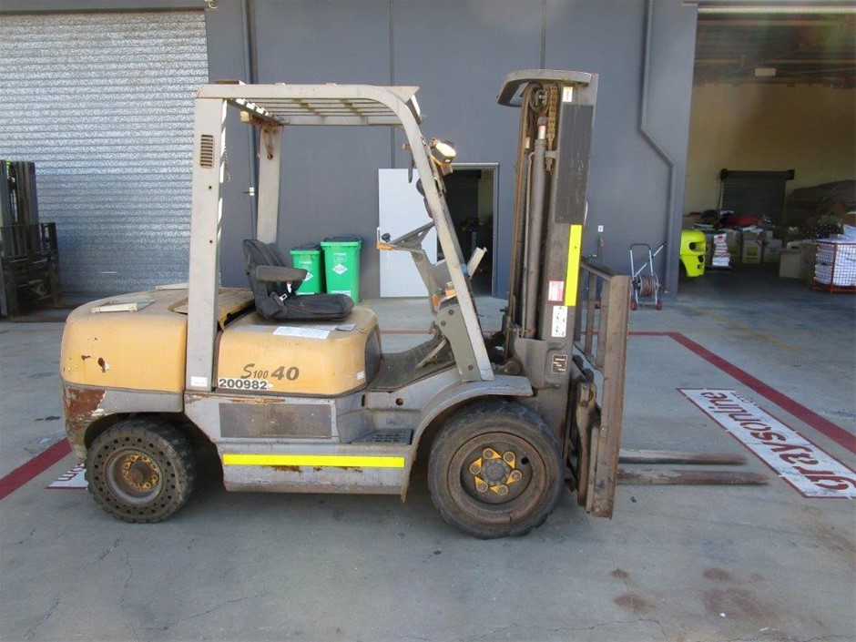 Mitsubishi Hard Tonneau Cover