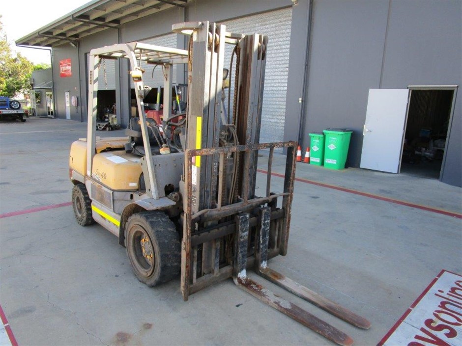 Mitsubishi Hard Tonneau Cover