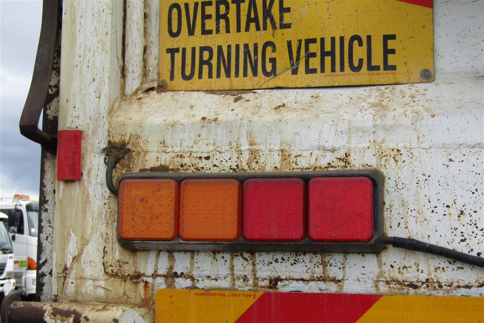 RING Video Doorbell 2nd Gen and Plug-in Indoor Cam. NB: minor use