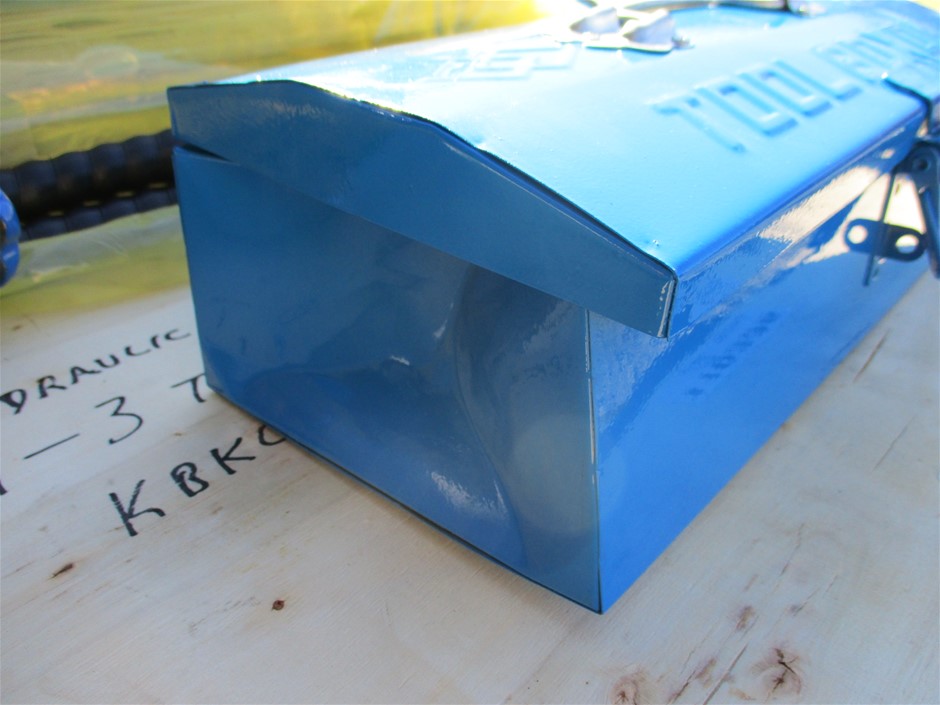 SUTTON Place 2 Pack Decorative Pillows wtih Removable Covers (50cm x 50cm)