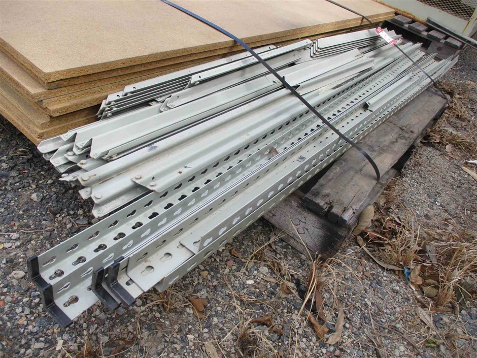 BUFFALO Men's Jack Slim Straight Jean, Size 30x32, 99% Cotton, Medium Wash.