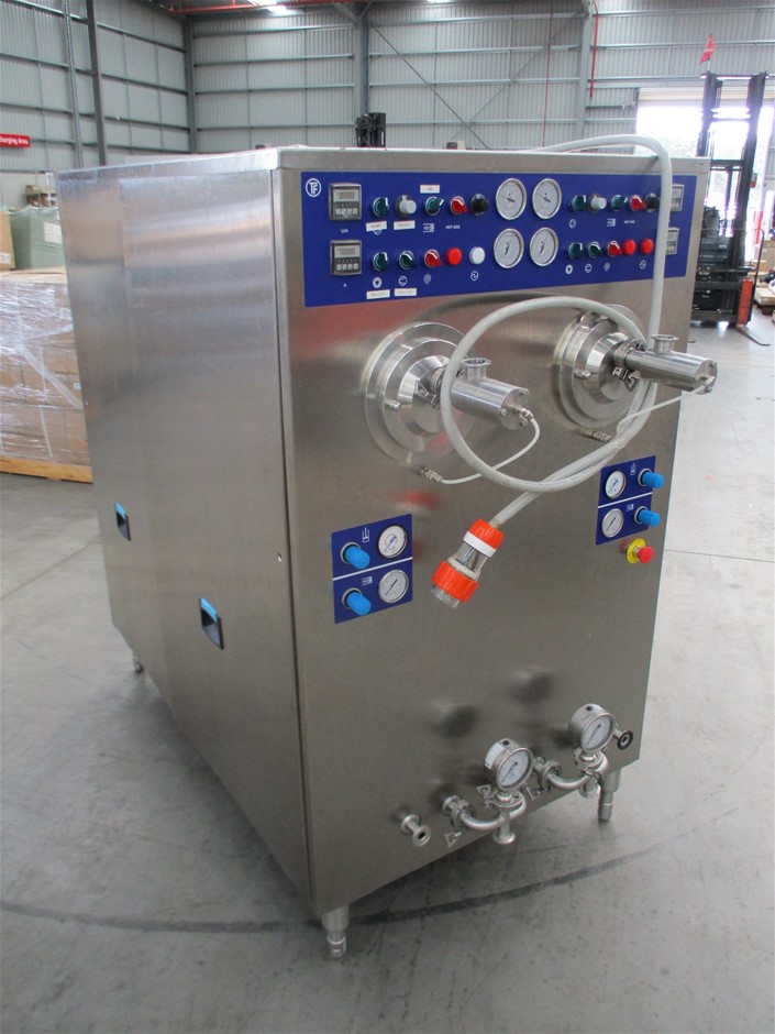 SHARK Steam & Scrub Mop, White. NB: No pads.