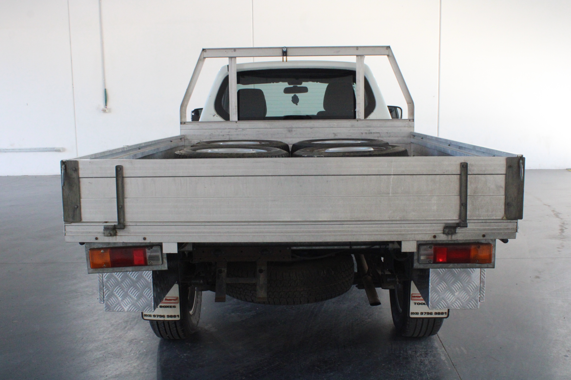 <p>Assorted 4Lt Tins of Paint</p>