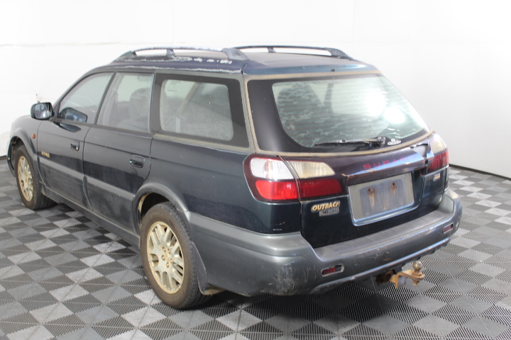 <p>Assorted 10Lt Tins of Paint</p>