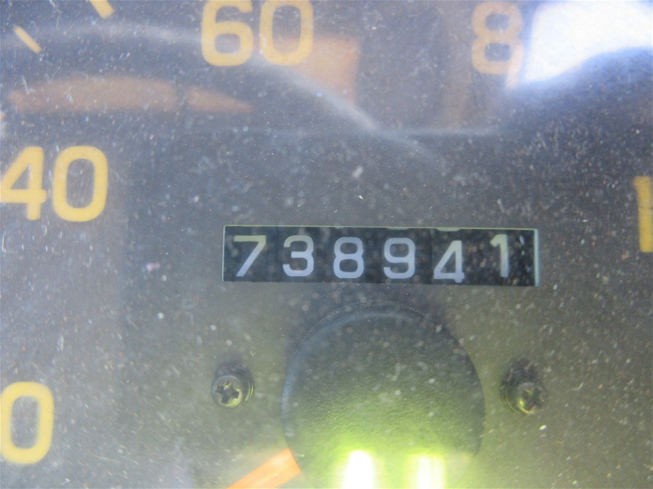 <p>Koldtech SQRCD-15-BA Display Fridge</p>