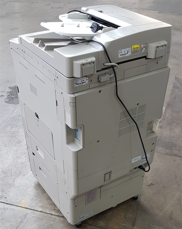 0.12 carat white round 4 diamond