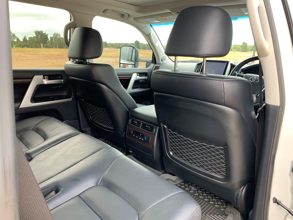 NEW XC Ford Cobra Colour Silver Stunner Coin with C.O.A. LTD