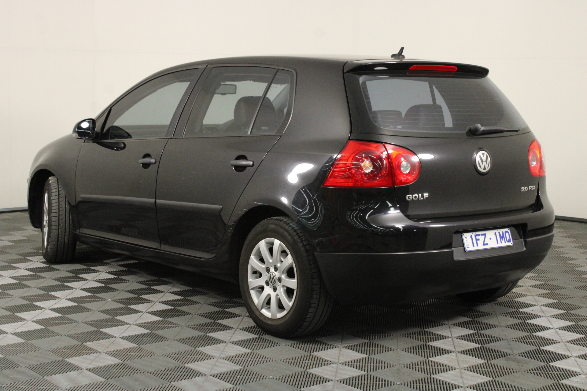 2016 UNC 50c HOLDEN HERITAGE COLLECTION HQ Kingswood COIN ON CARD