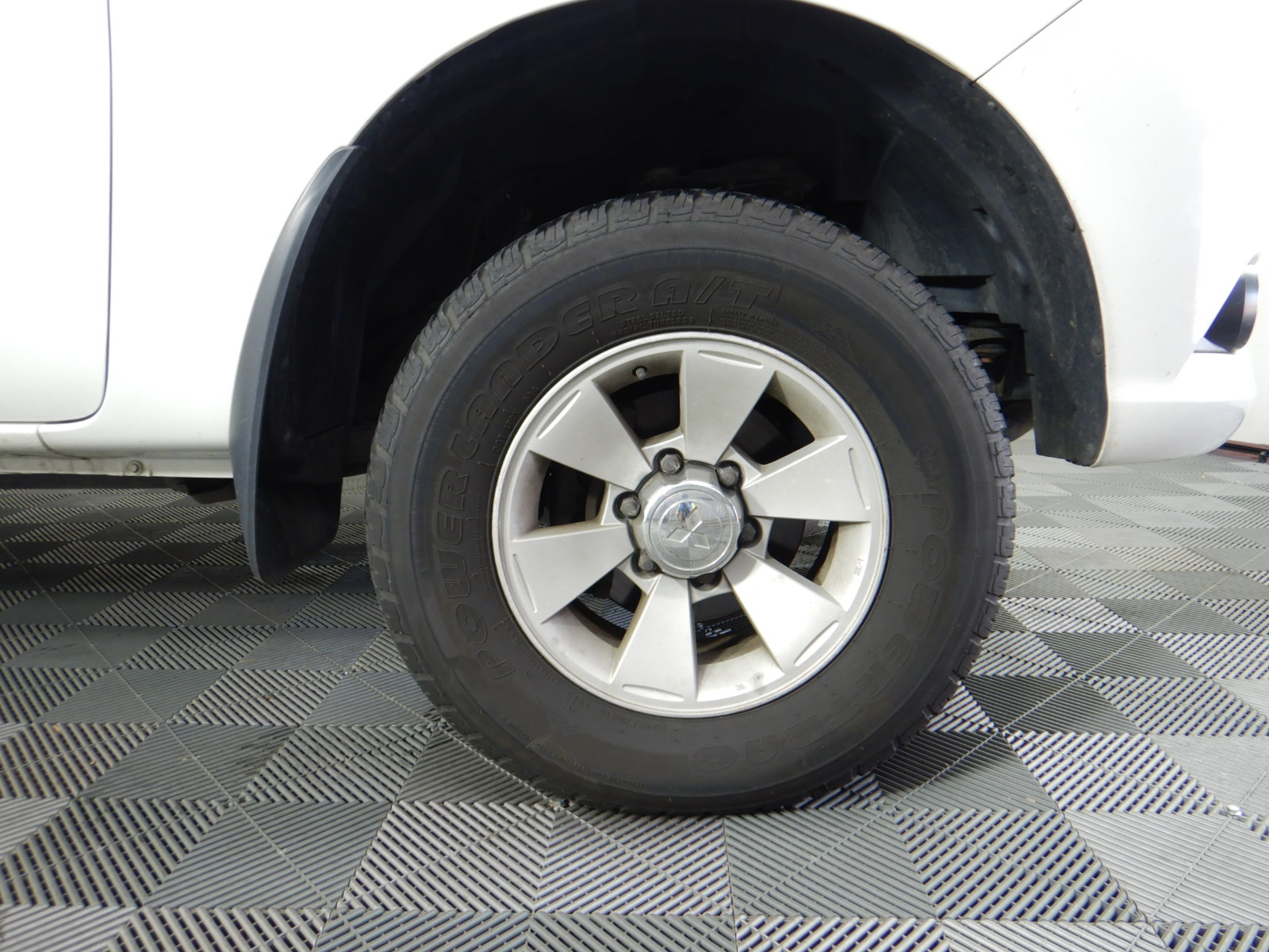 0.20 pink various diamonds