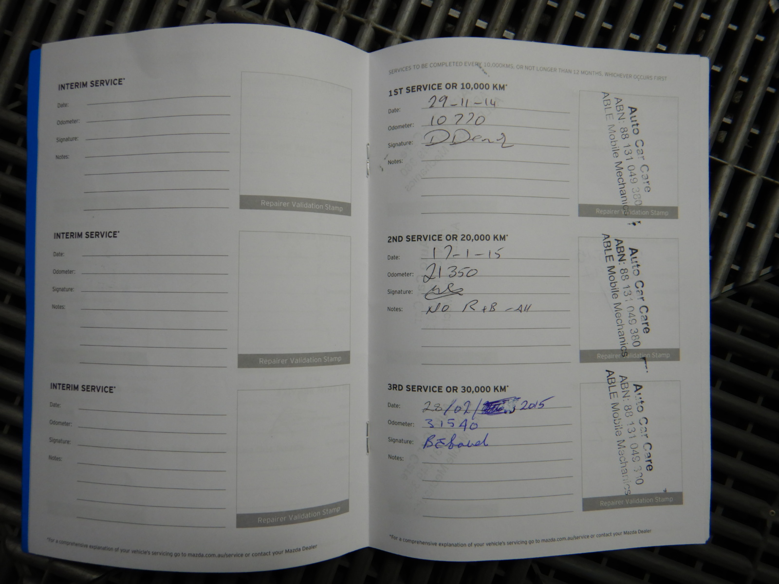 0.07 carat round 2 white diamond, 1 gram silver bar x 2, 0.04 white diamond