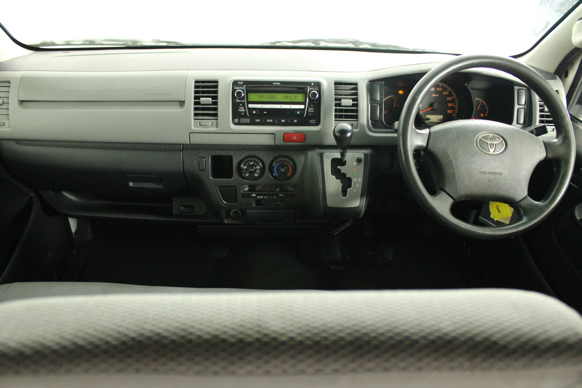 10mm Gorgeous Howlite Gemstones Crystal Beaded Bracelet