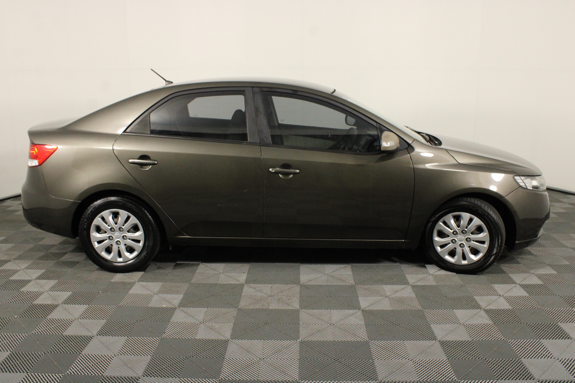 Simulated Diamond Initial 'U' Minimalist Stainless Steel Necklace