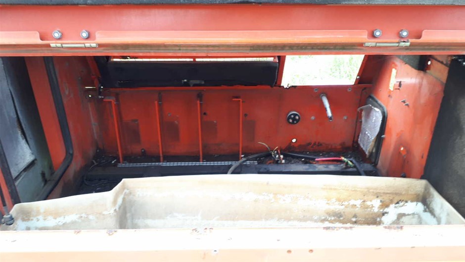 GBC 460KM-1 Comb Binding Machine