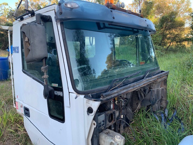 Epson EB-685W LCD Projector