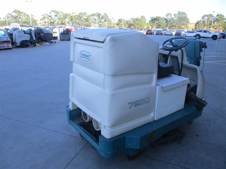 DYSON V8 Cordless Vacuum Cleaner, Model No.: 394437-01. NB: Not Working. <b