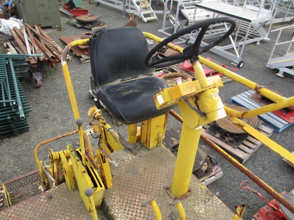 <p>2000 Genie GS2646 Scissor Lift</p>