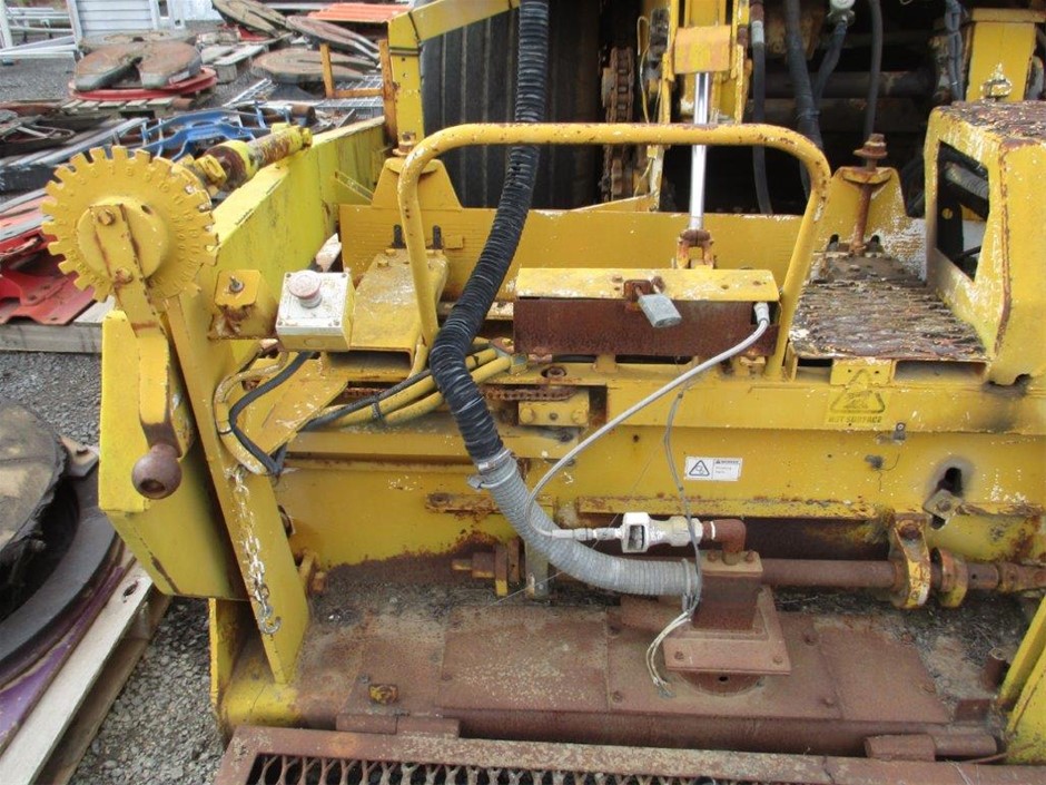 <p>Peerless Air Compressor</p>