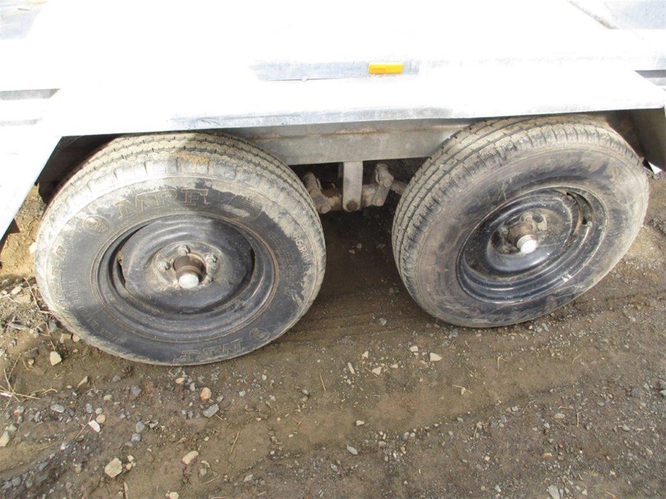 Lihit Auto Punch Electric Paper Punch Machine