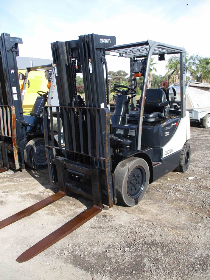 5.00ct TSW Natural Blue Diamond Collection - Round Brilliant Cut