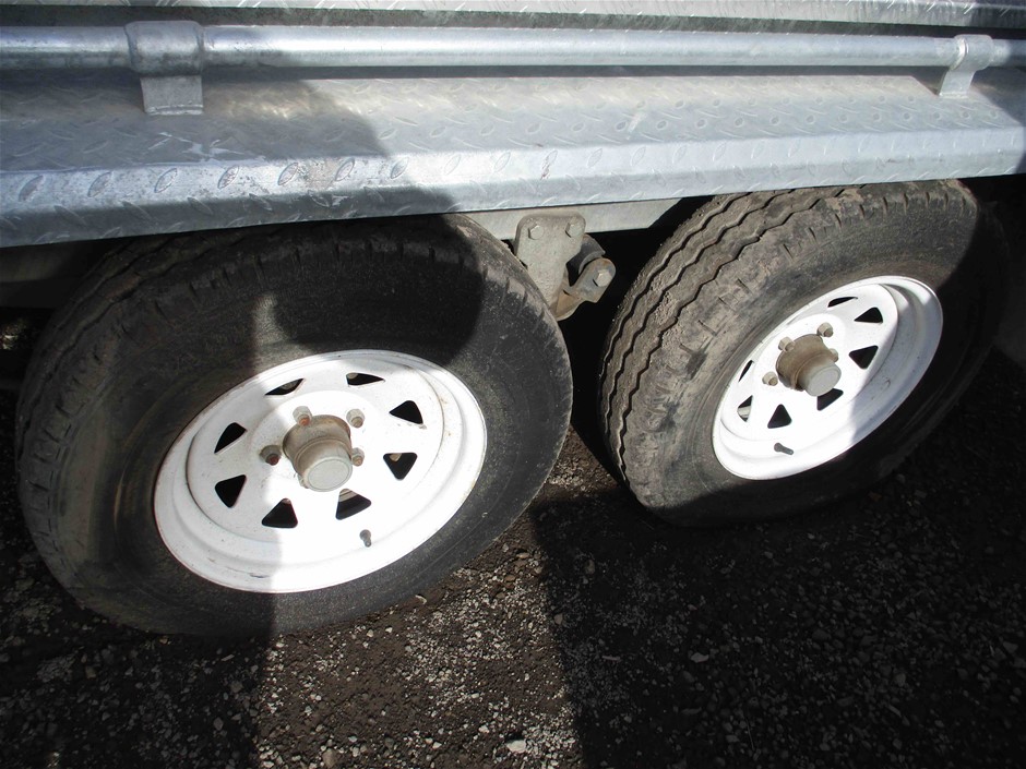 5.00ct TSW Natural Green Diamond Collection - Round Brilliant Cut