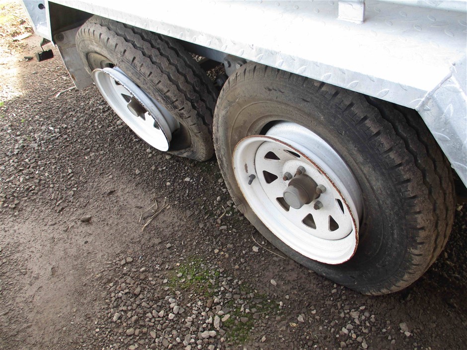 5.00ct TSW Natural Green Diamond Collection - Round Brilliant Cut