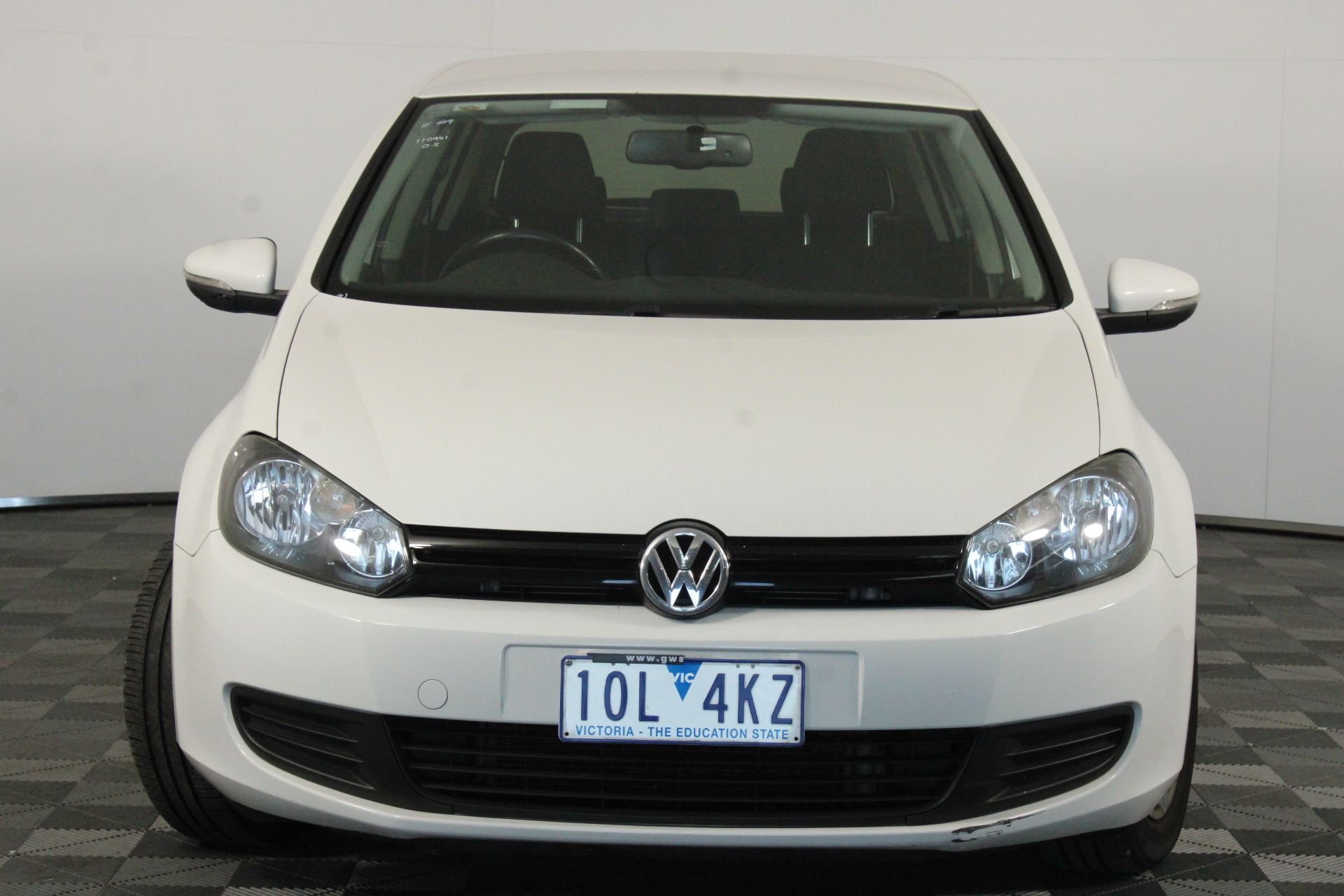 Elephant in the Room Buttery Chardonnay (6x 750mL).