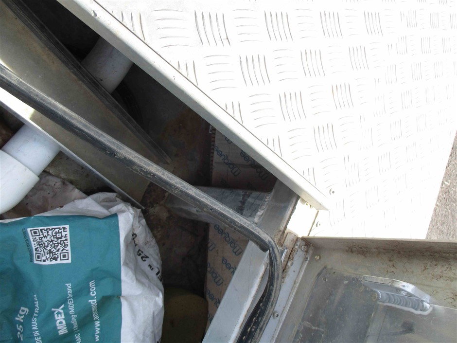 Lindeman's Early Harvest Crisp Chardonnay (6x 750mL).