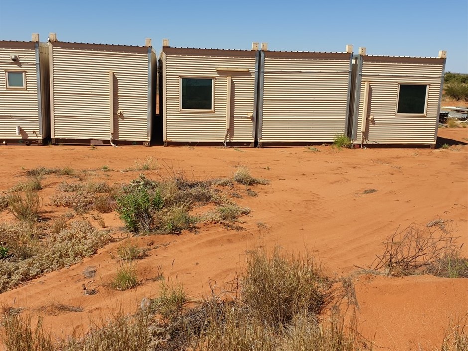 2 x 2XU Men's Long Sleeve Fibretech T-Shirt, Size S, White/ Orange.  Buyers
