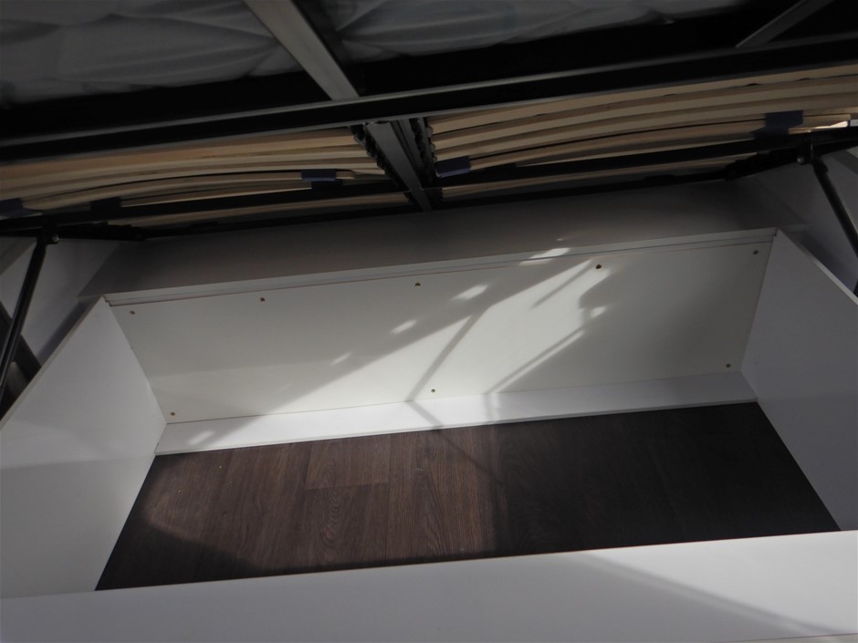 Jacqueline Brut Rosé NV (6x 750mL), France.